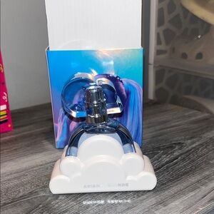 Ariana Grande Cloud Fragrance